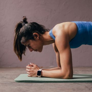 woman doing plank