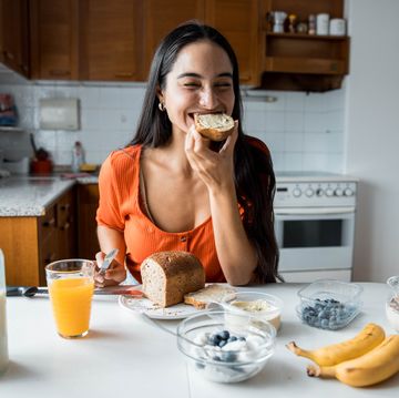 mujer desayuno a evitar