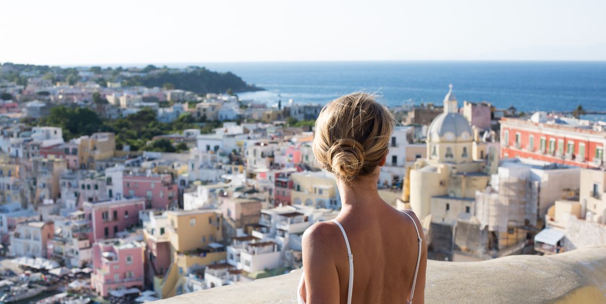 The 17 Best Summer Perfumes for When You’re Out of Office