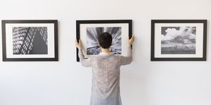 how to hang a picture