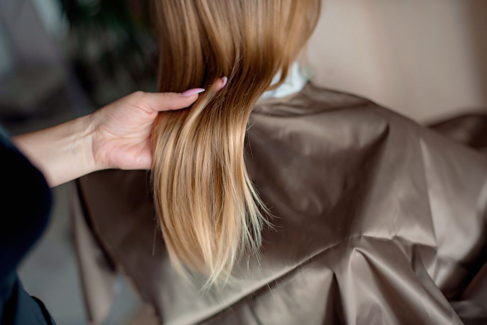 漂髮後如何維持髮色、避免髮絲斷裂？髮型師親授特殊色漂染前後保養方法、注意事項