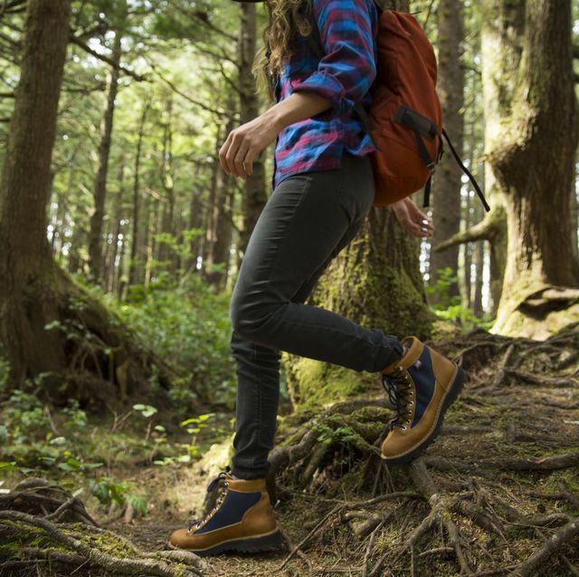 Las mejores botas de trekking para mujer: imprescindibles para
