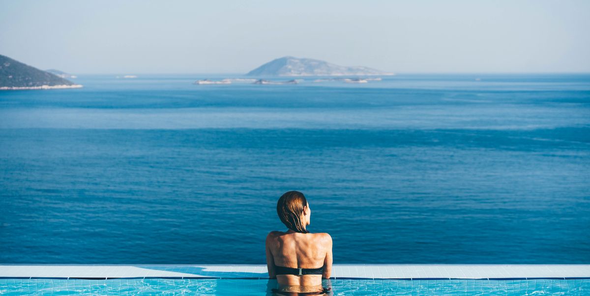 15 Best Aquatic Perfumes That Smell Better Than Vacation