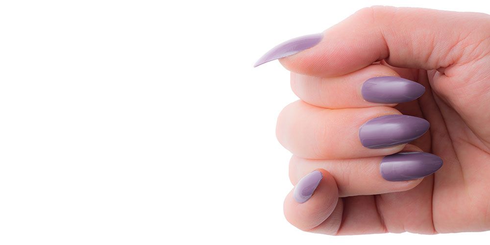 woman lost thumb fake nails