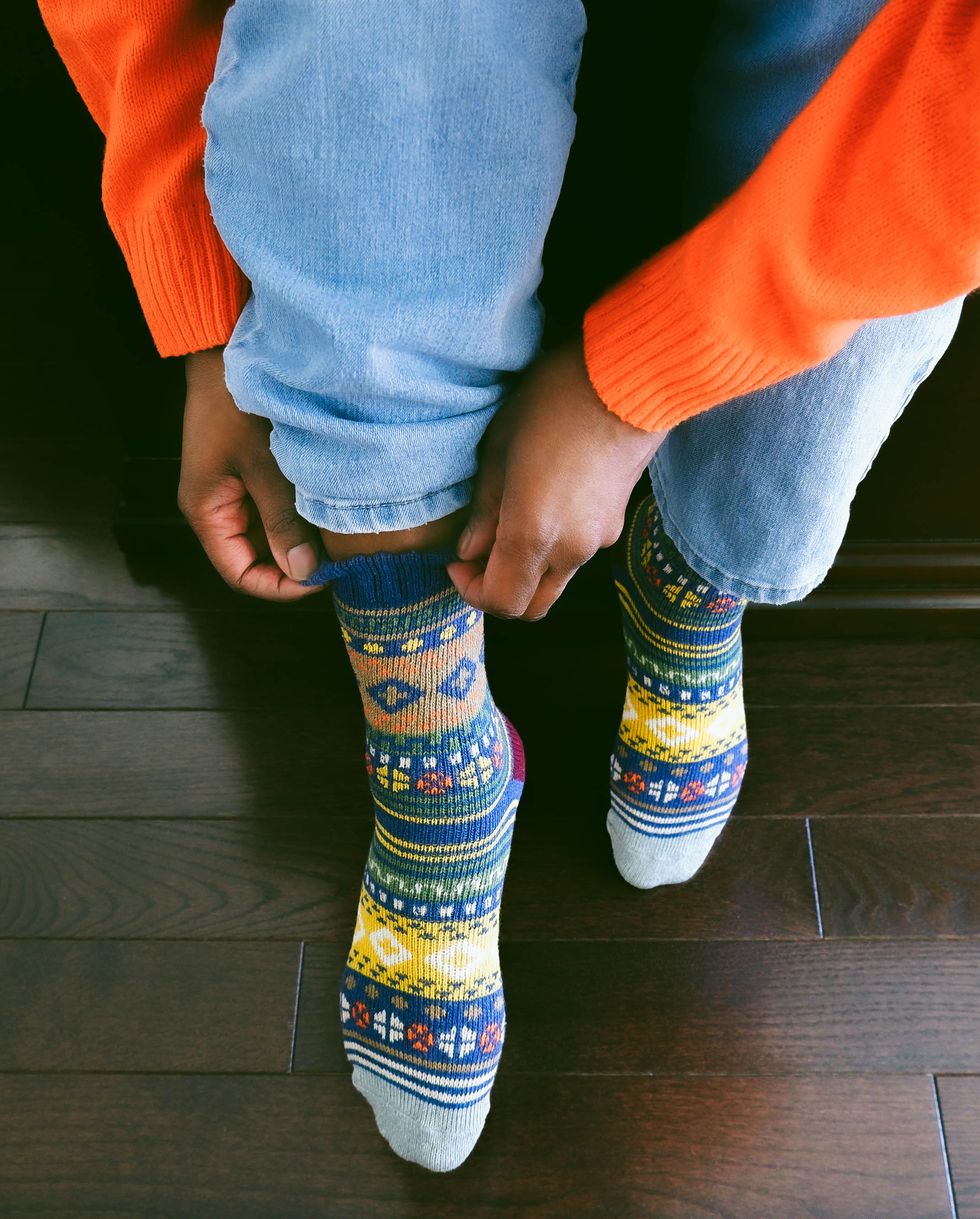 ways to keep warm keep hands and feet warm