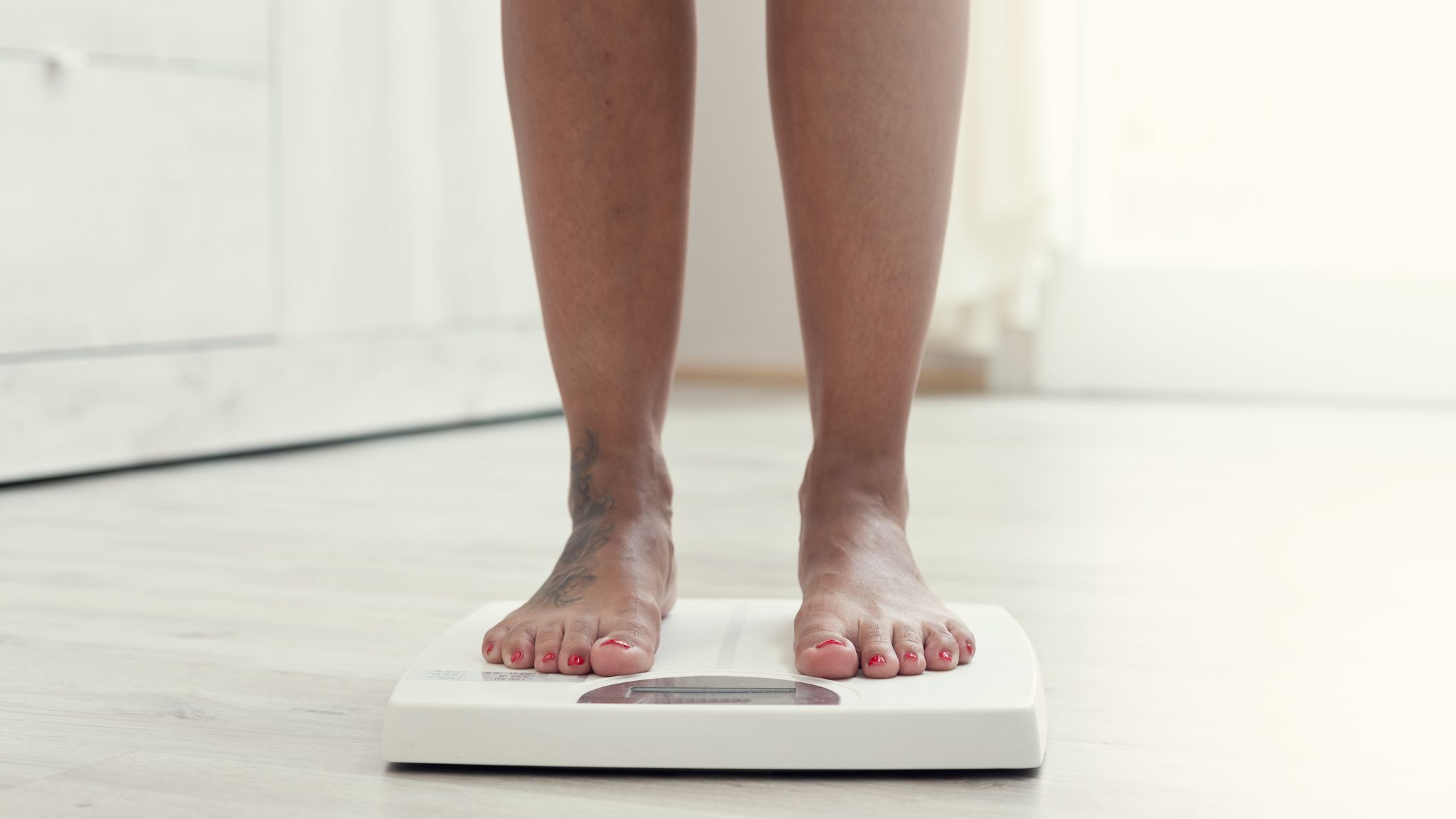How can I make my own weighing scale?