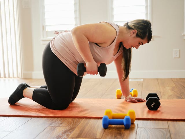 7 Benefits of Lifting Weights for Women