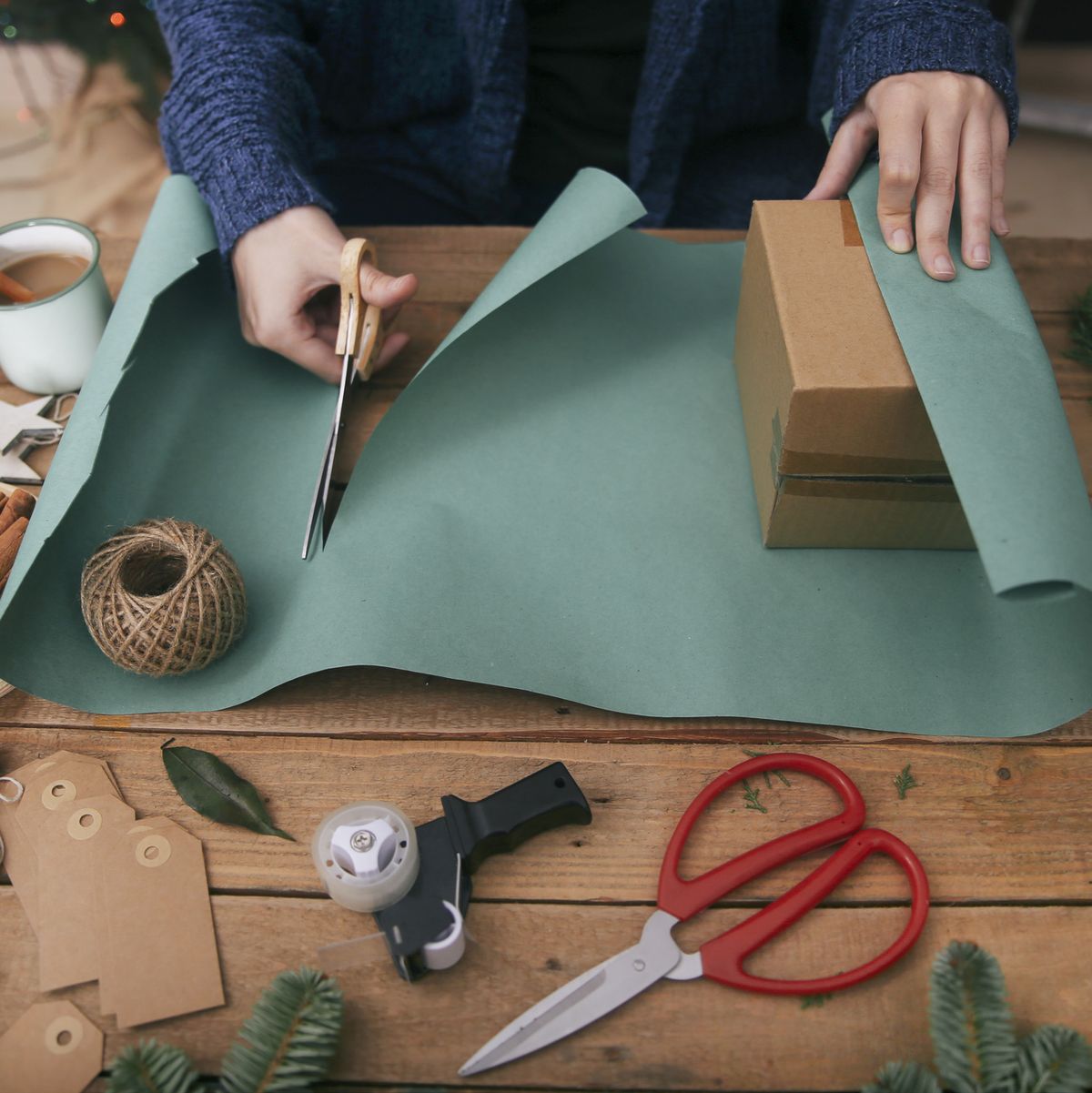 Wrapping Paper Cutter vs Scissors