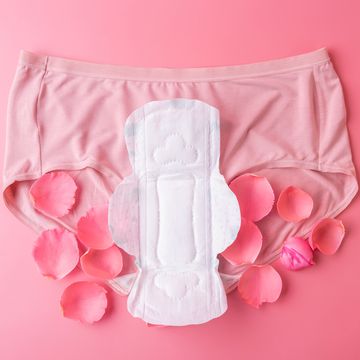 bragas y compresa para la menstruacion
