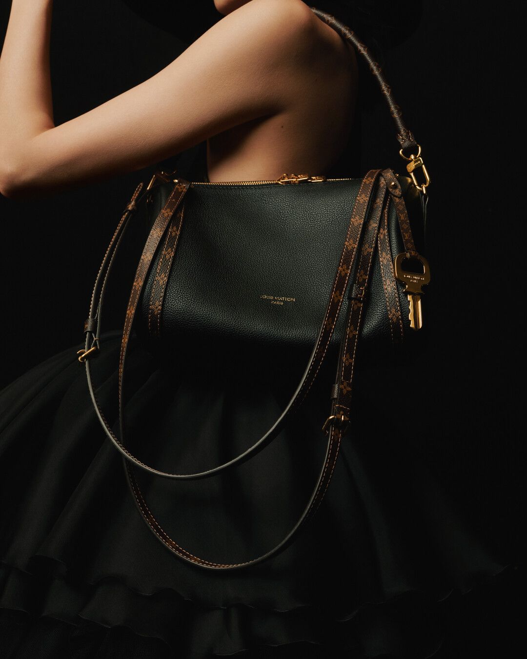 LV カバン　ほぼ未使用　長期保存 ルイ・ヴィトンが贈る、新たな旅のかたち。新作シグネチャー