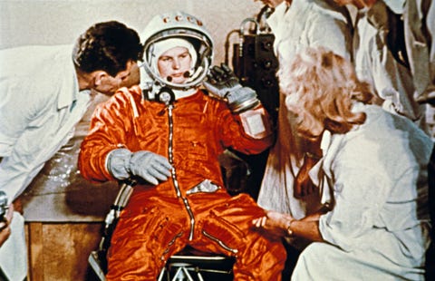 Valentina Tereshkova Sovjetkosmonaut en de eerste vrouw in de ruimte Ze bracht zeventig uur door in de Vostok 6 waarin ze 48 maal rond de aarde vloog