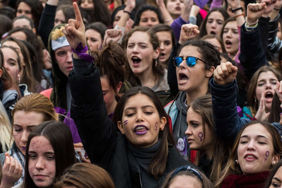 women protesting during the first women strike ever in spain