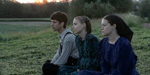 wt02993r4l r ben whishaw stars as august, rooney mara as ona and claire foy as salomein director sarah polley’s filmwomen talkingan orion pictures releasephoto credit michael gibson© 2022 orion releasing llc all rights reserved