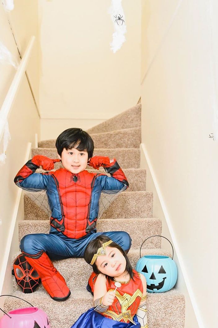13 Babies in Halloween Costumes  Superman halloween costume, Baby