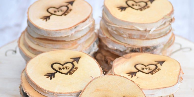 25 Easy Wood Slice Crafts - DIY Wood Slice Project Ideas