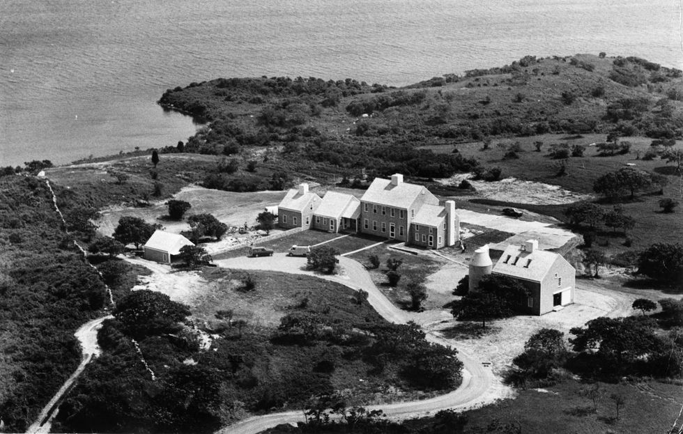 onassis family home being built on martha's vineyard