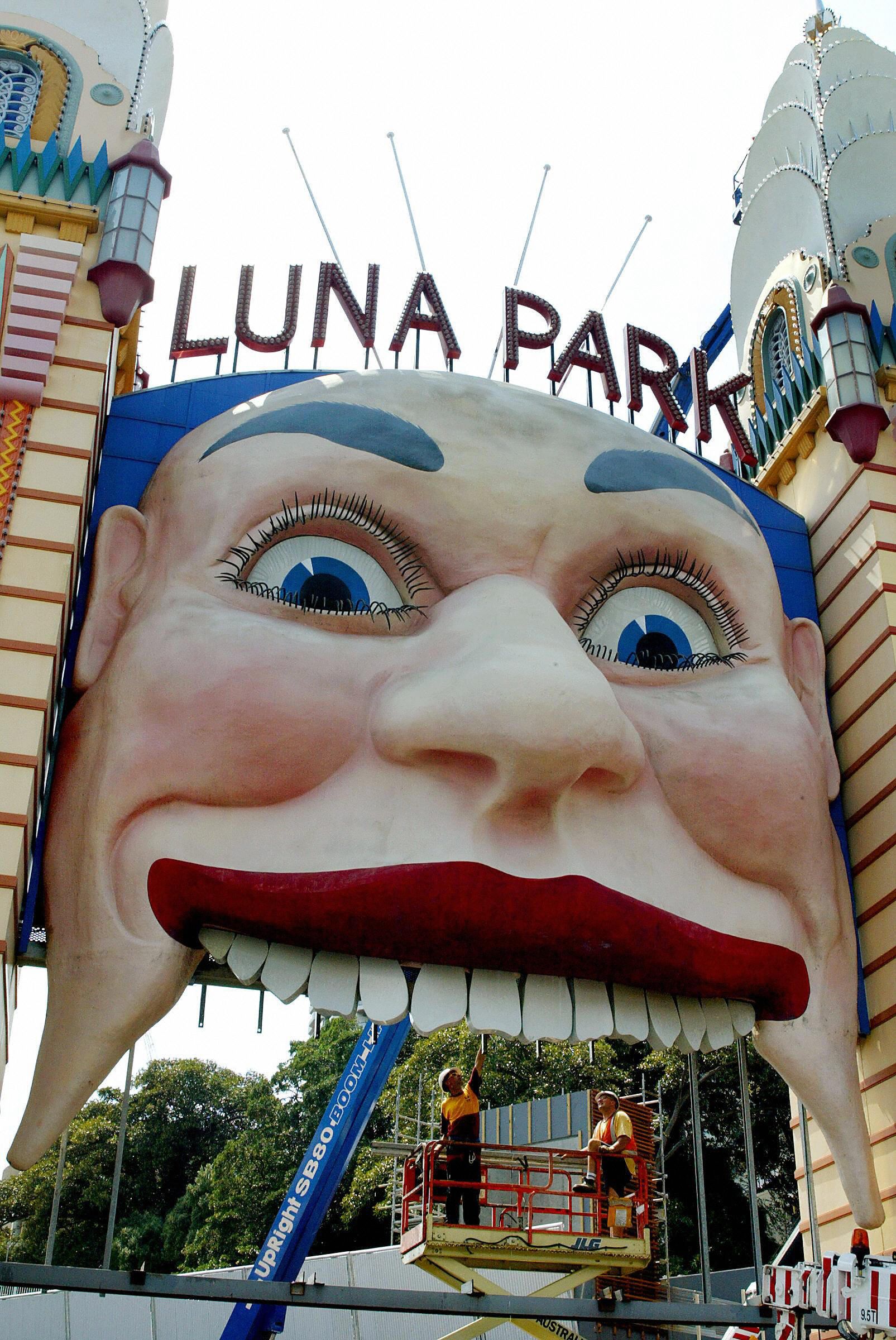 Haunted Locations: Dreamworld Theme Park, Australia – Ghost sits next to  you on a rollercoaster ride - DarkmoonDarkmoon