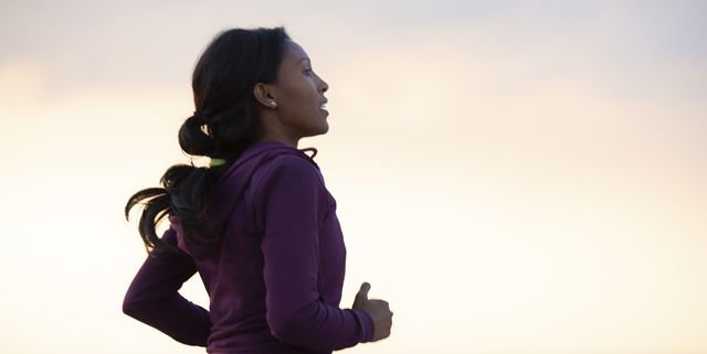 https://hips.hearstapps.com/hmg-prod/images/workout-female-running-on-the-beach-royalty-free-image-1746009574.pjpeg?crop=1.00xw:0.751xh;0,0.0312xh&resize=640:*