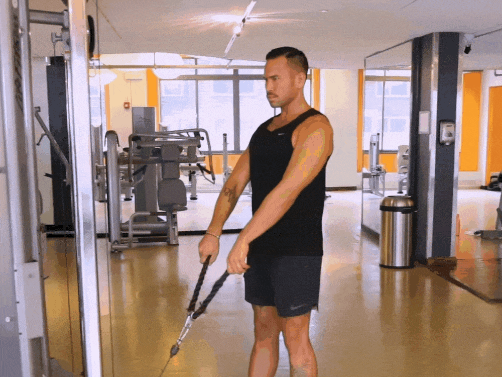 How To Do Cable Upright Rows 
