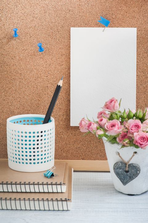 How to Get Organized notebooks and corkboard