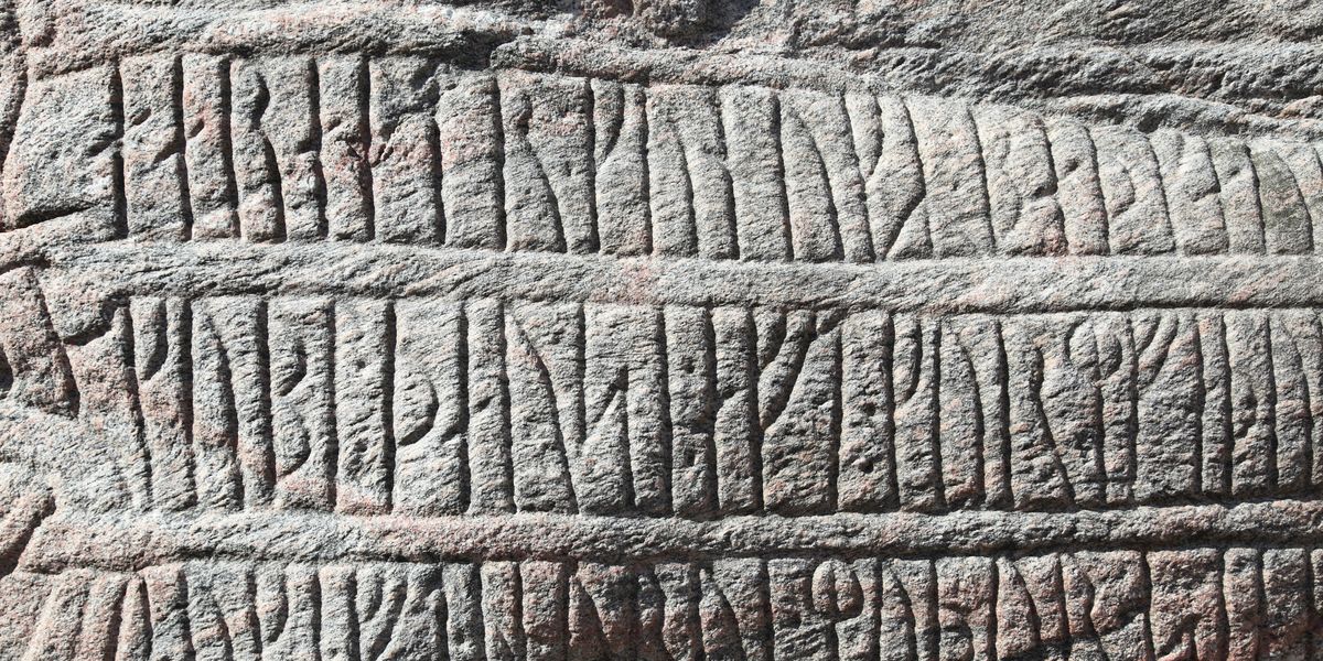 Unos arqueólogos en Noruega hallan la piedra rúnica más antigua que