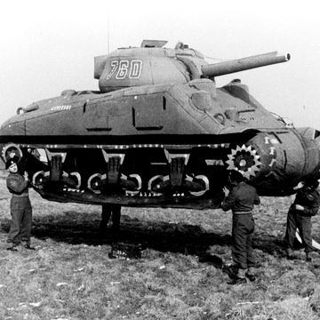 een rubbere tank als onderdeel van operatie bodyguard