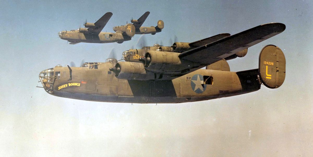 world-war-two-us-b-24-liberator-aircraft-of-the-93rd-bomb-news-photo-1669148727.jpg