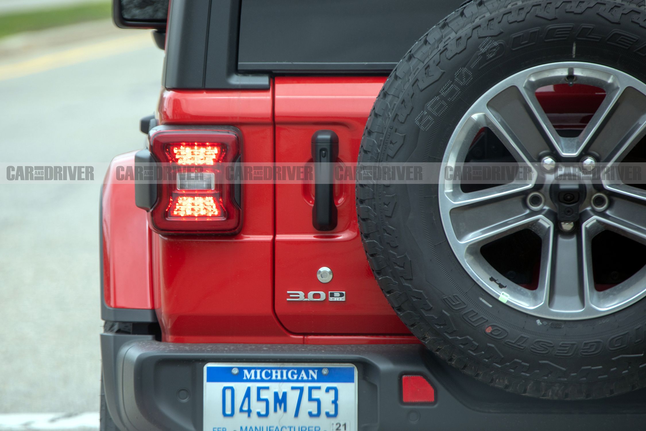 Diesel-Powered Jeep Wrangler Spied Wearing Distinct Badge - Spy Photos,  Details