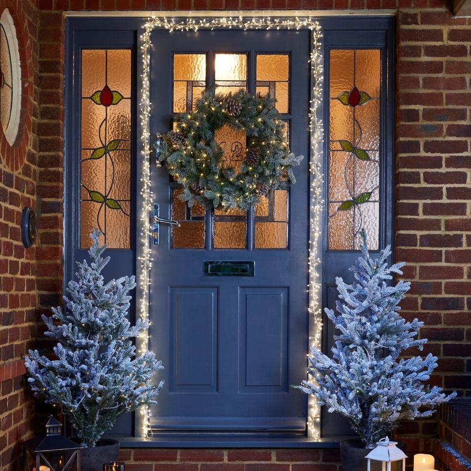 Christmas Door Decorations For Your Home - Christmas 2021