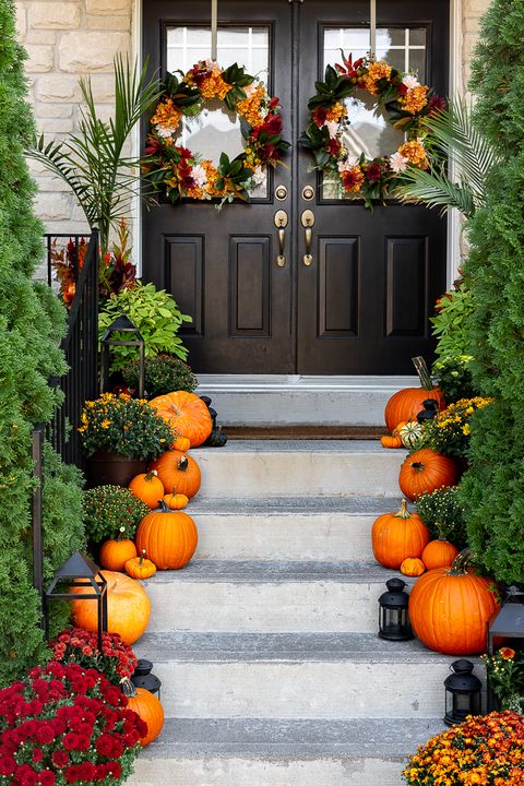 50 Best Fall Porch Décor Ideas - Pretty Autumn Front Porch Decorations 2022