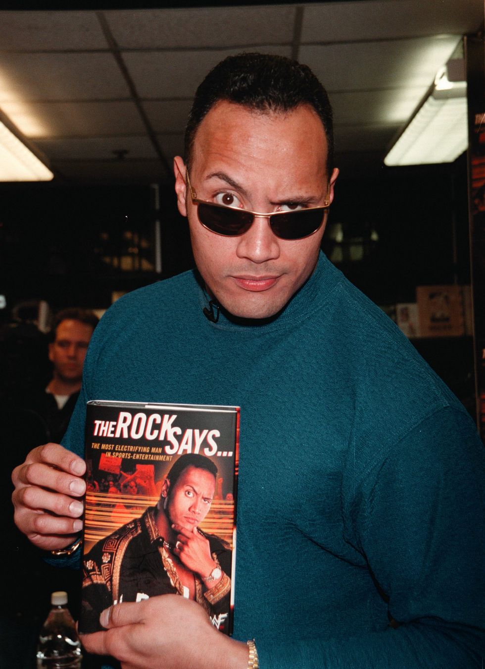 /images/high/the-rock-eyebrow-raise-wwe-l
