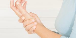 wrist pain in older women