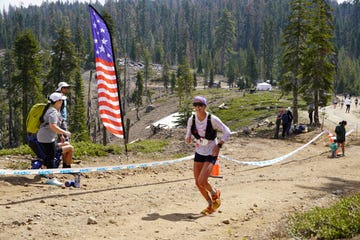 runner on western states trail