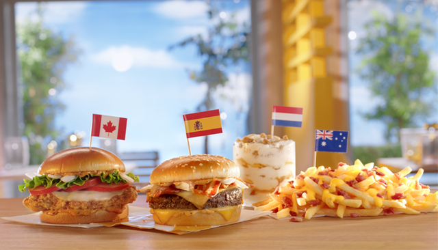 Dish, Food, Junk food, Fast food, Cuisine, Hamburger, Cheeseburger, Kids' meal, Slider, Veggie burger, 