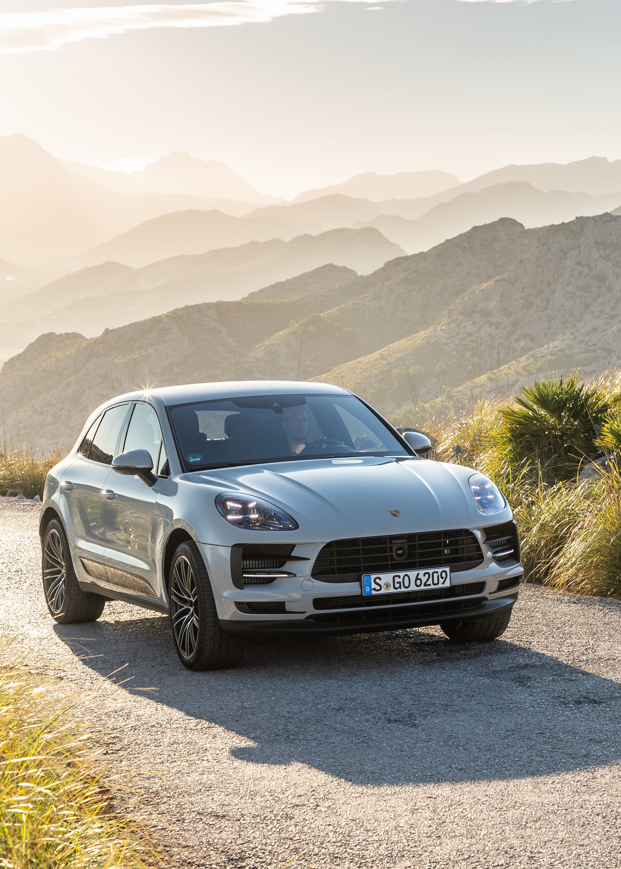 2019 Porsche Macan: First Drive Review - Road & Track