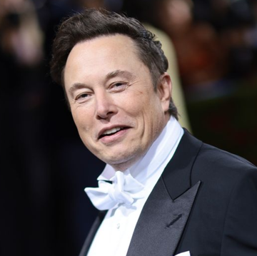 xの執行会長・ctoとして話題の尽きないイーロン・マスクが新たに明らかにしたのは、x上での投稿が原因で職場を解雇された人に対するサポート。“言論の自由”を支持しているというイーロンならではの考えとは？