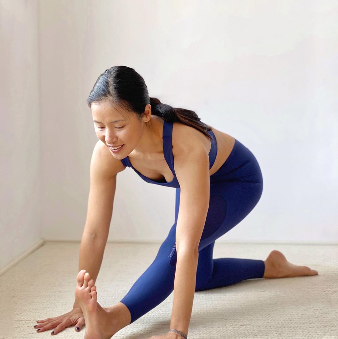 Mujeres en el yoga  Celebramos el día de la mujer - Xuan Lan Yoga