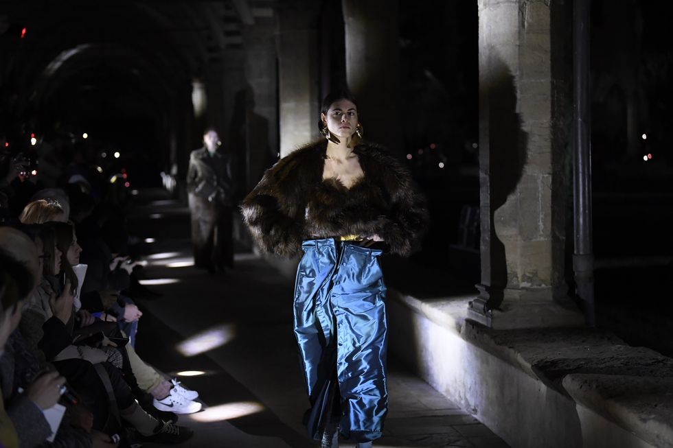 Fashion, Light, Beauty, Darkness, Runway, Night, Infrastructure, Fur, Fashion show, Haute couture, 