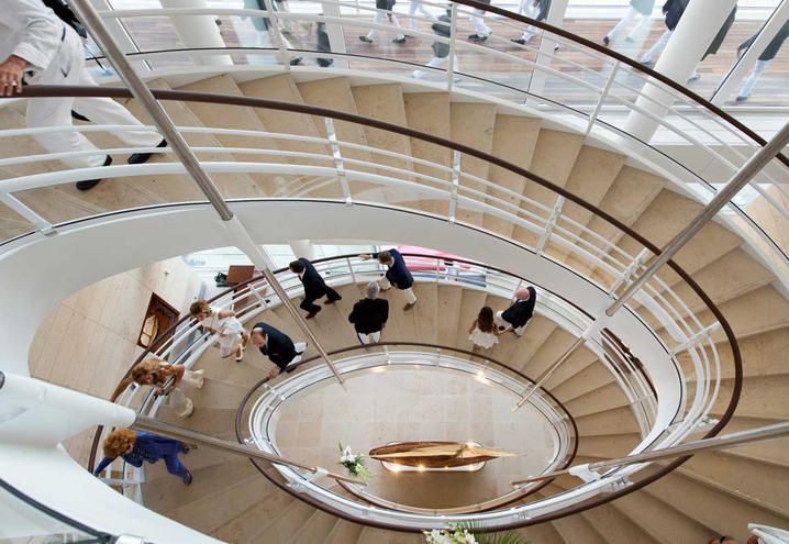 Interior design, Ceiling, Daylighting, Shopping mall, Symmetry, Retail, Stairs, 