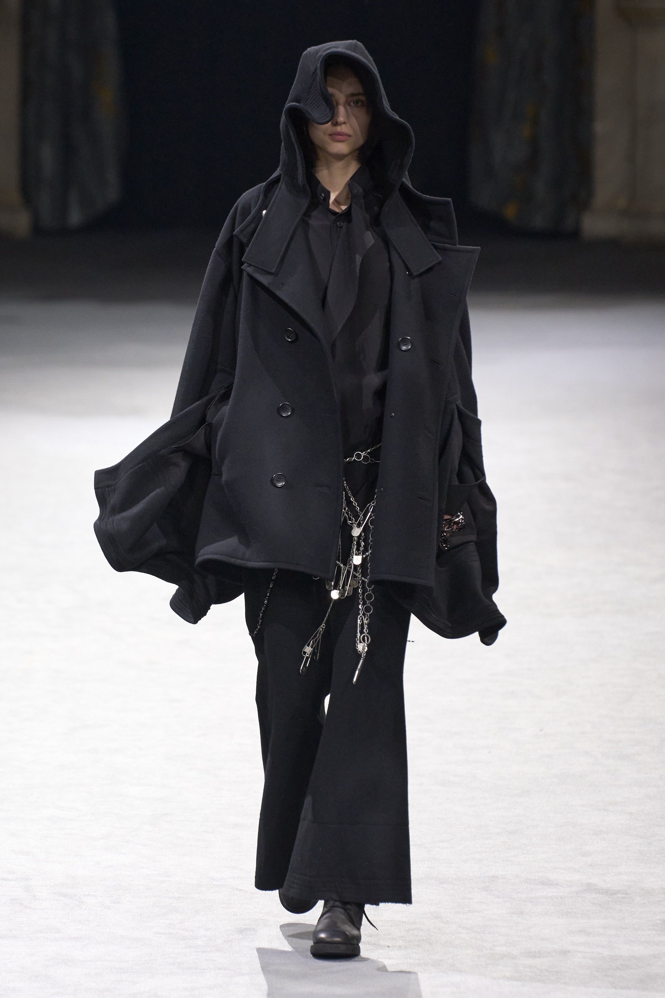 ヨウジヤマモト（YOHJI YAMAMOTO）2023秋冬コレクション