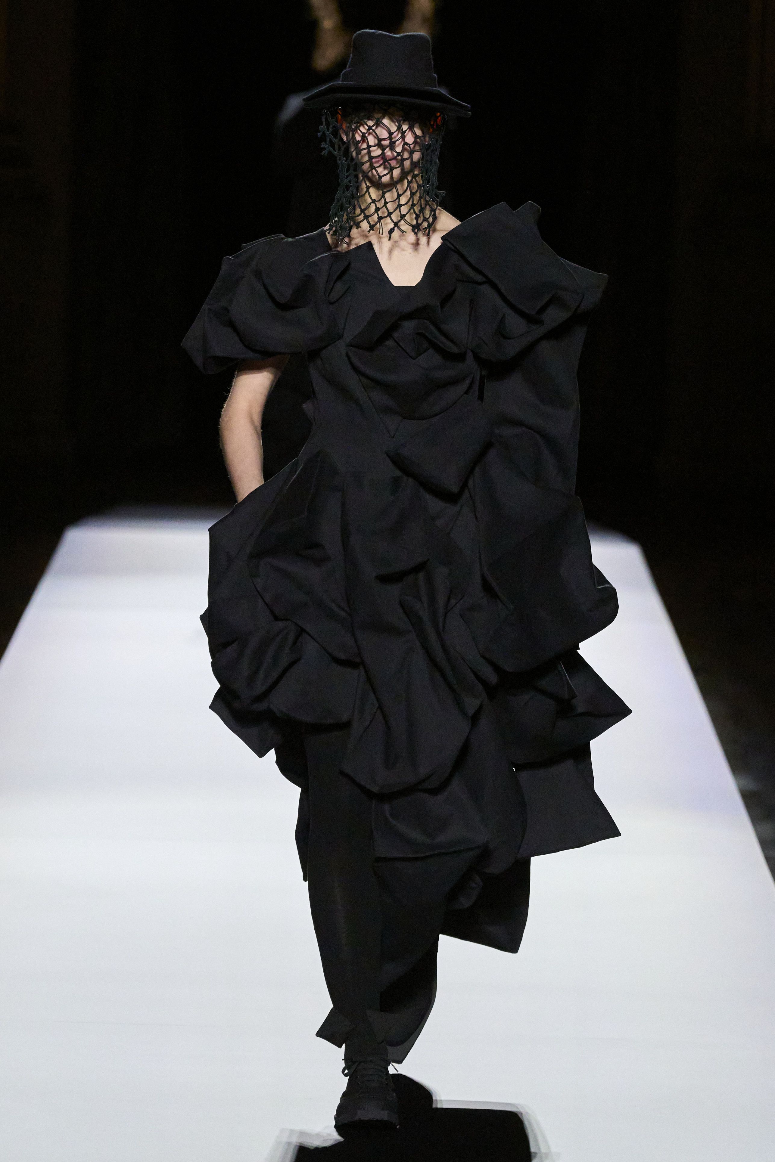 ヨウジヤマモト（YOHJI YAMAMOTO） 2024-25秋冬コレクション
