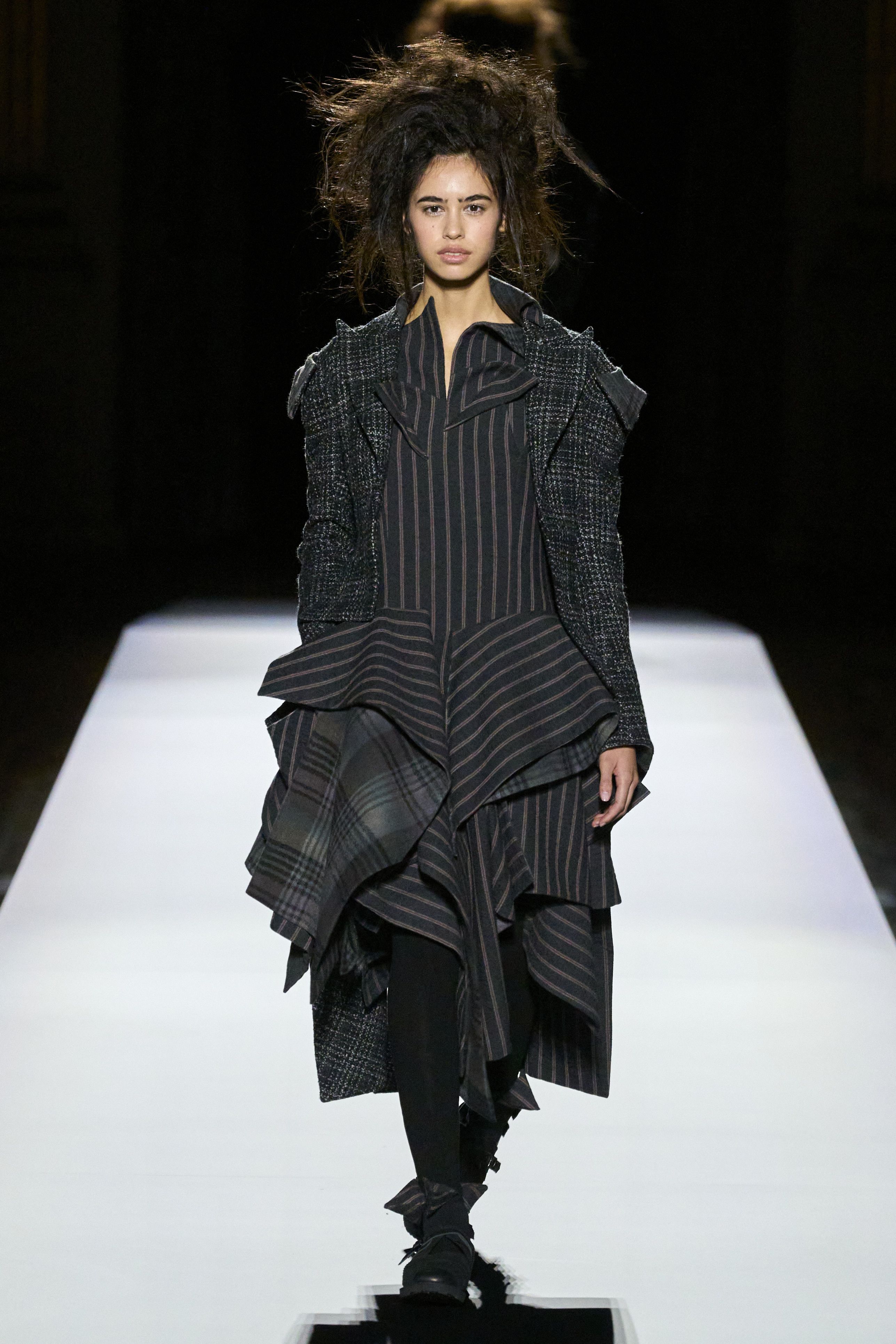 ヨウジヤマモト（YOHJI YAMAMOTO） 2024-25秋冬コレクション
