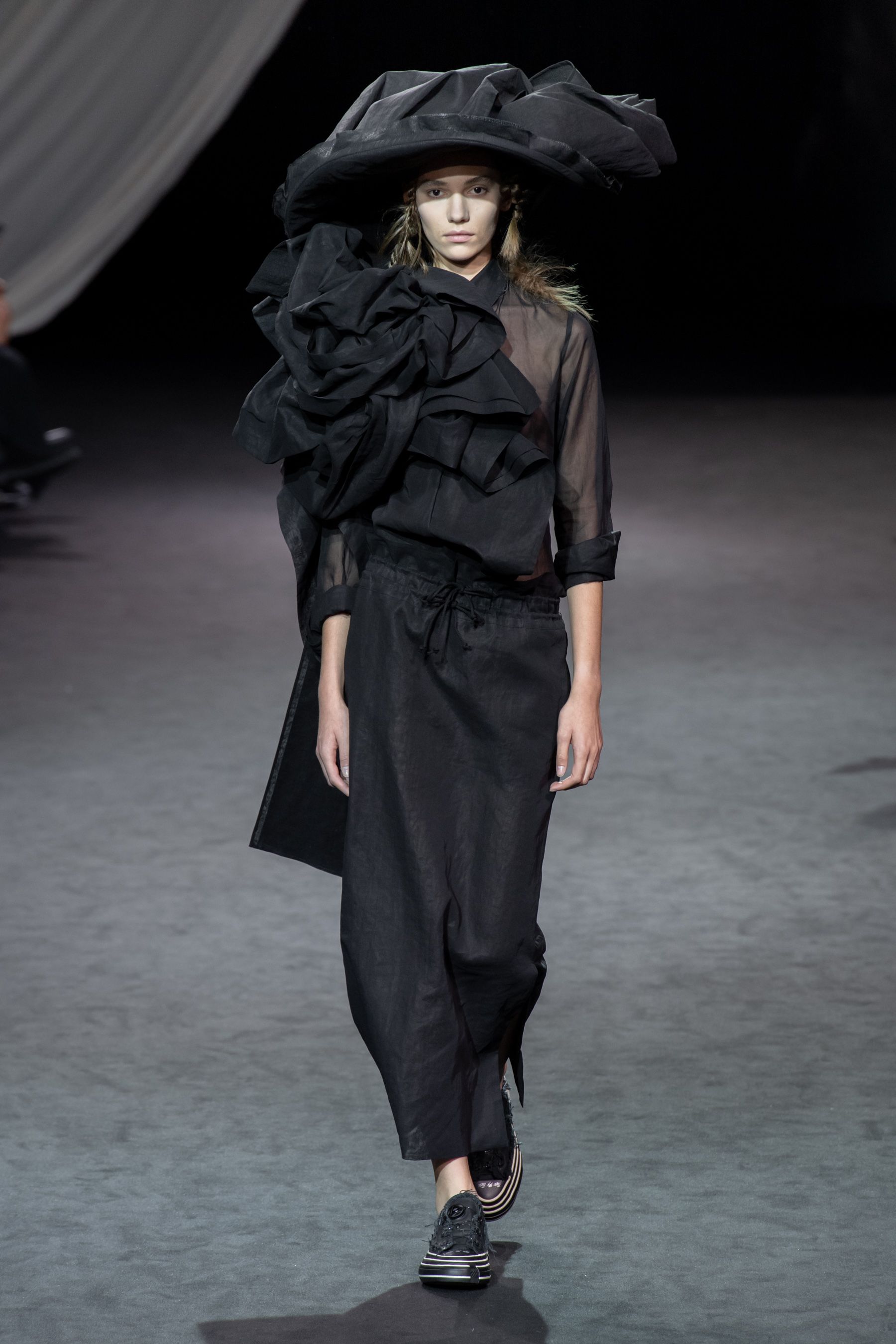AUTUMN / WINTER 2021-22 | Yohji Yamamoto (ヨウジヤマモト