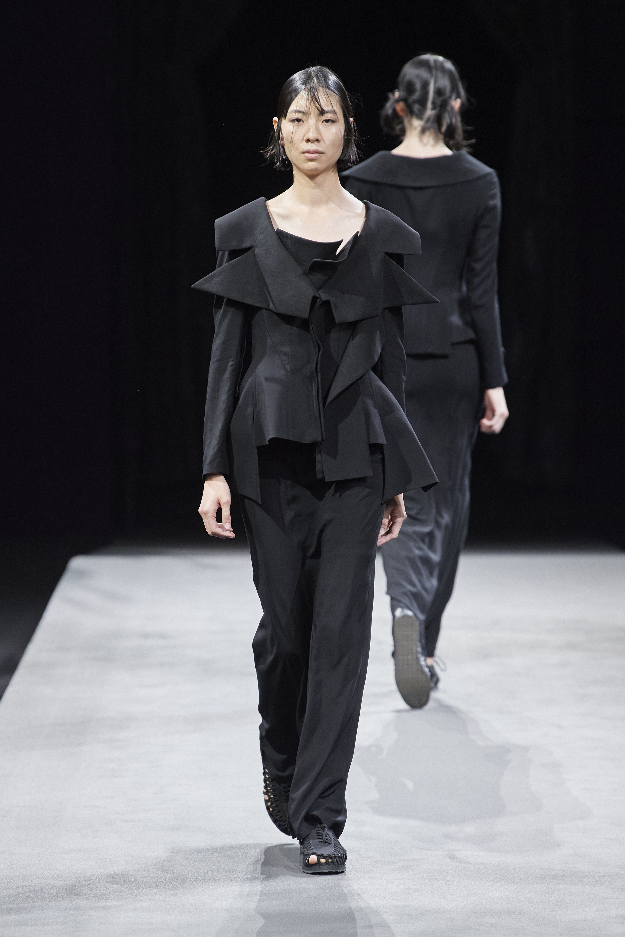 ヨウジヤマモト（YOHJI YAMAMOTO）」2023春夏コレクション
