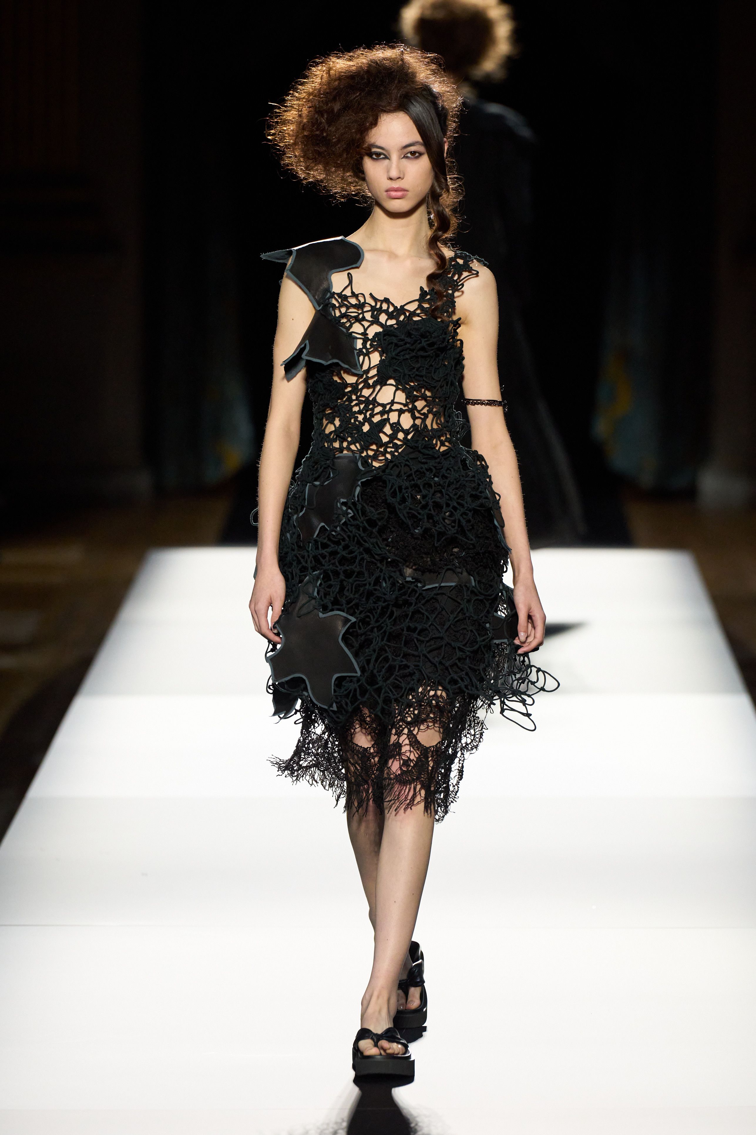 ヨウジヤマモト（YOHJI YAMAMOTO）」2025春夏コレクション