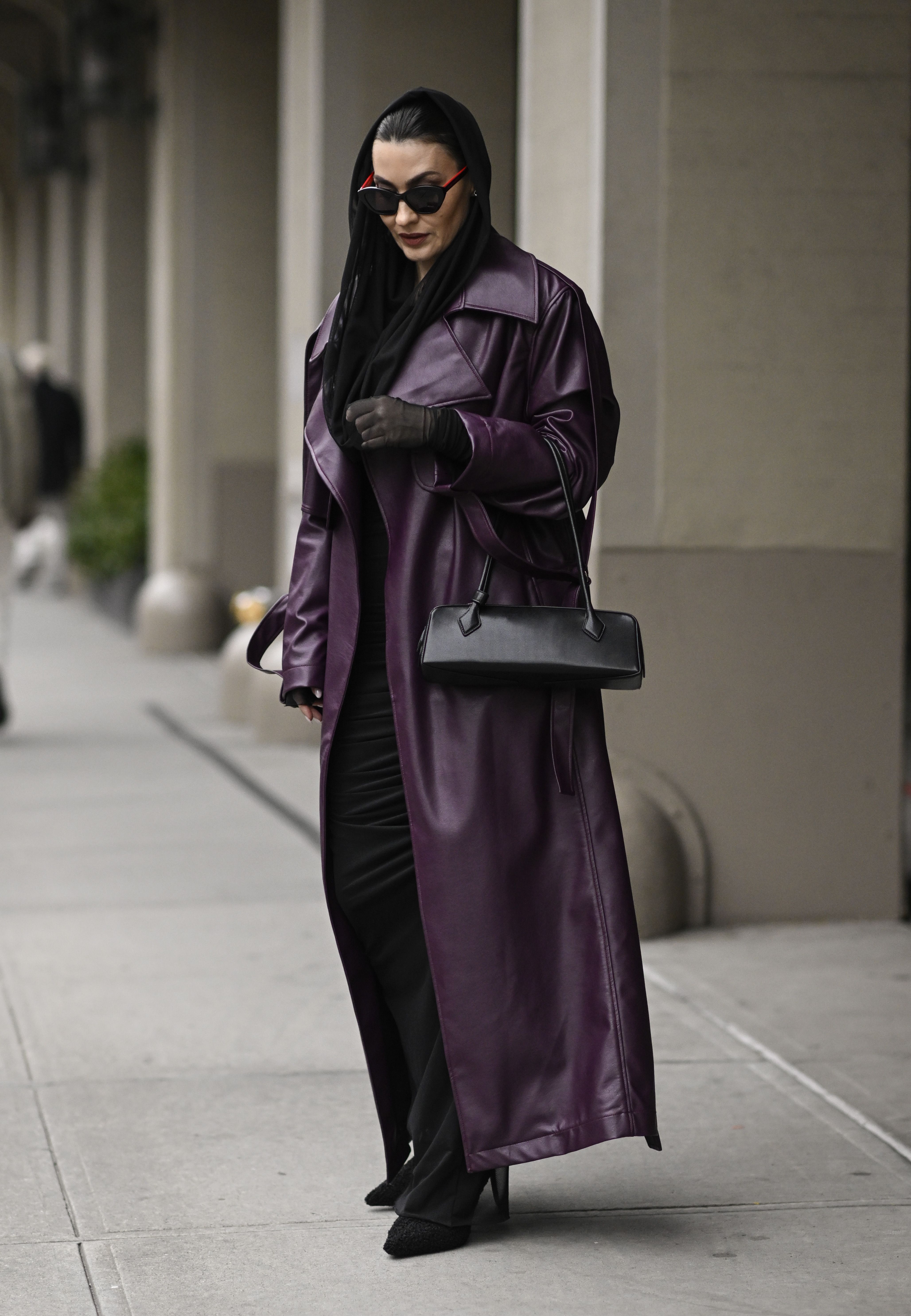 【関税込み】ALAIA バーガンディ 'Le Teckel' バッグ ALAÏA Black Shoulder Bag in Leather | LE TECKEL | ALAÏA US