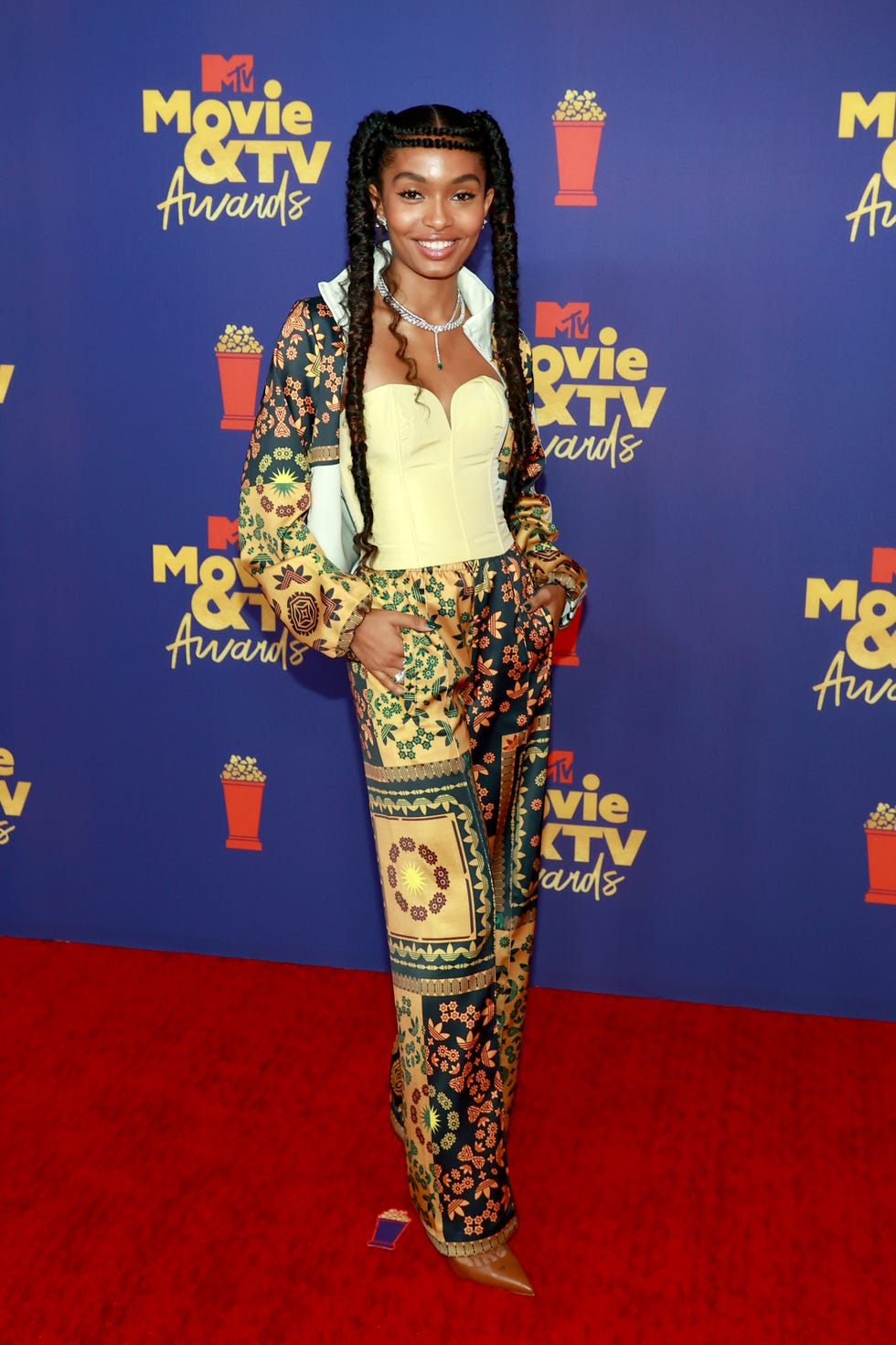 Mtv awards red store carpet