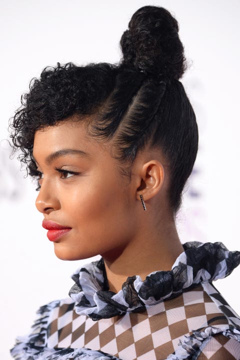 Yara Shahidi flache Wendungen