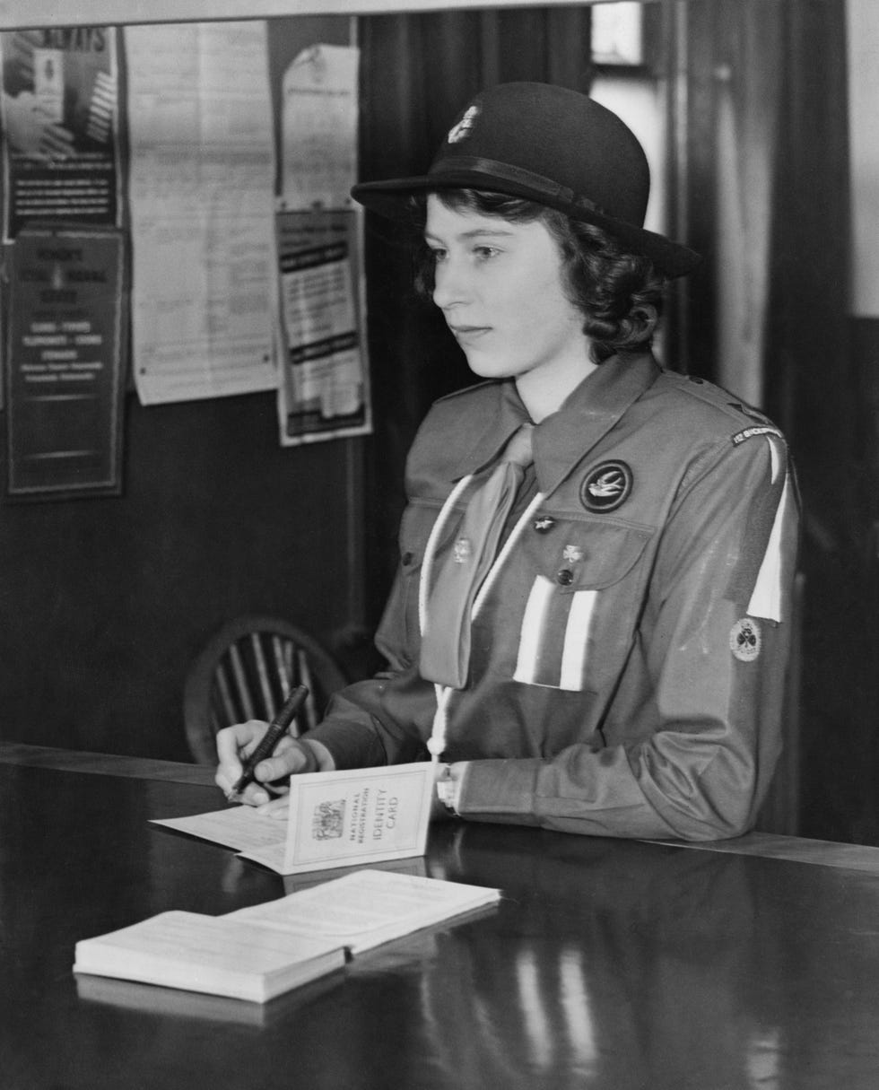 princess elizabeth registers for service