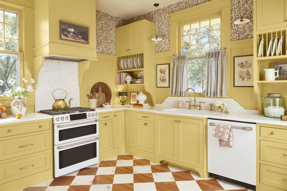 Yellow cottage kitchen